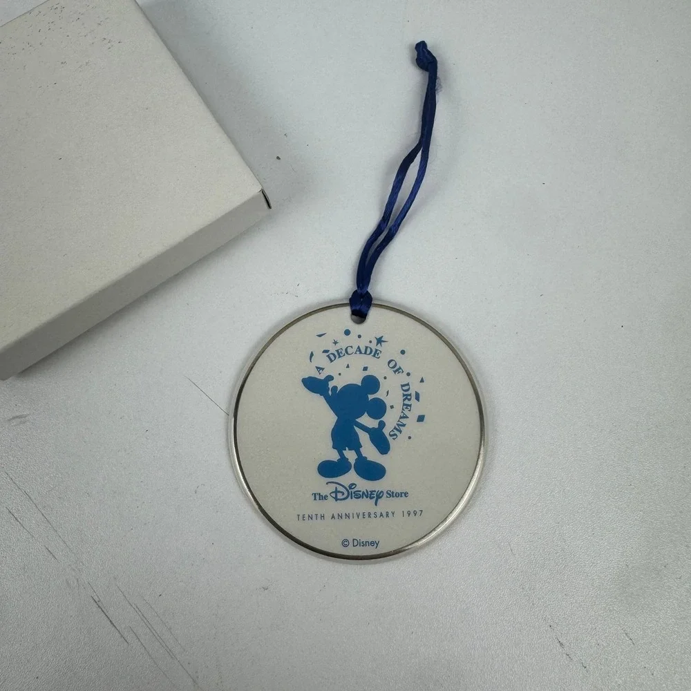 1997 Disney Store Decade of Dreams‎ Mickey Friends Ornament 10th Anniversary